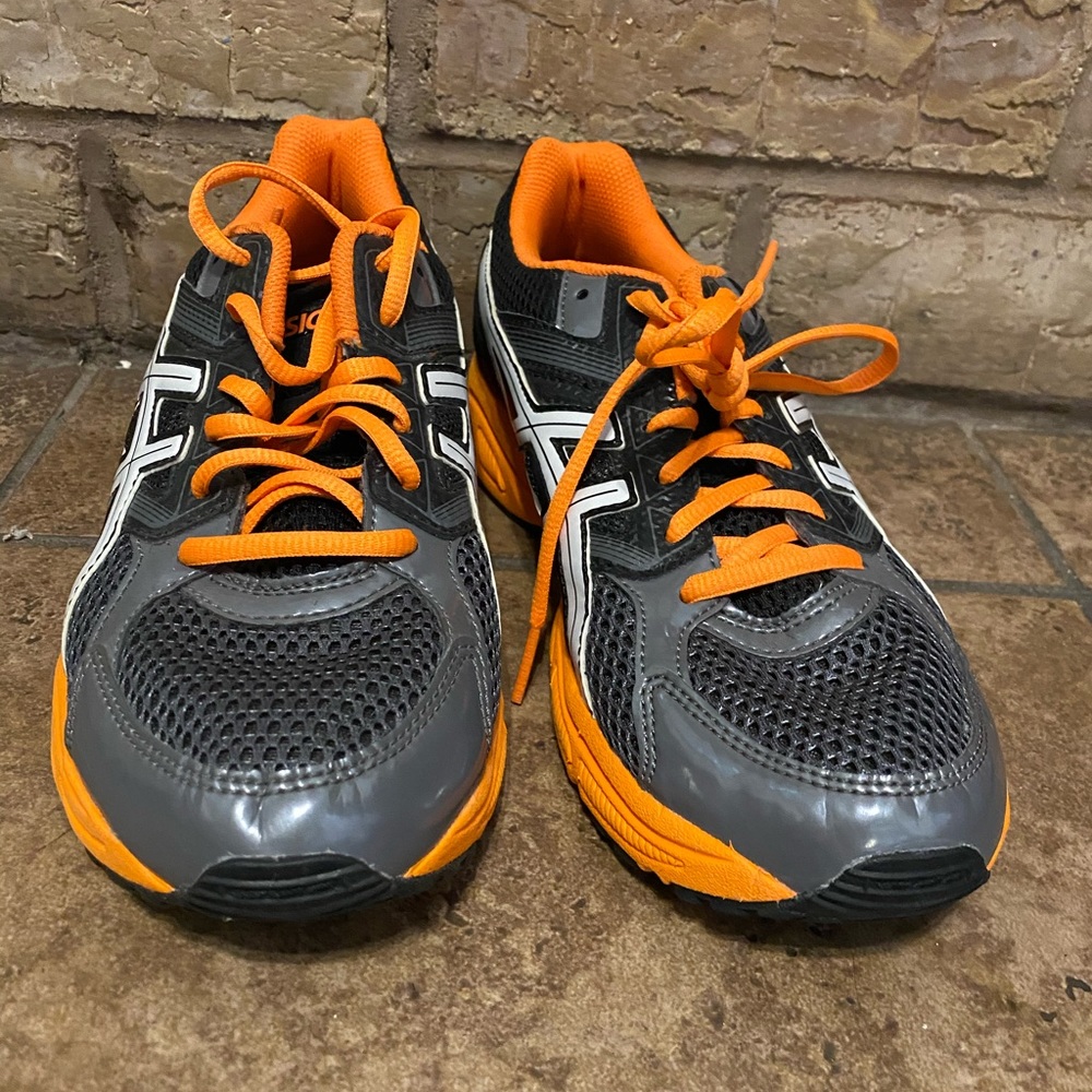 Volleyball shoes